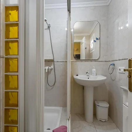 Overlooking Heated Pool Apartment *