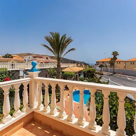 Apartment Overlooking Heated Pool